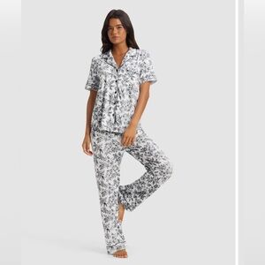 Cozy Earth Women's Bamboo Pajama Set in Black and White